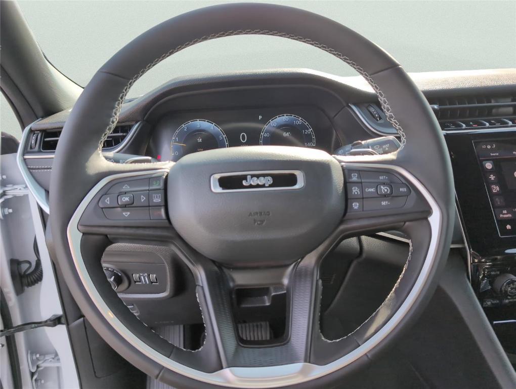 new 2025 Jeep Grand Cherokee car, priced at $37,084