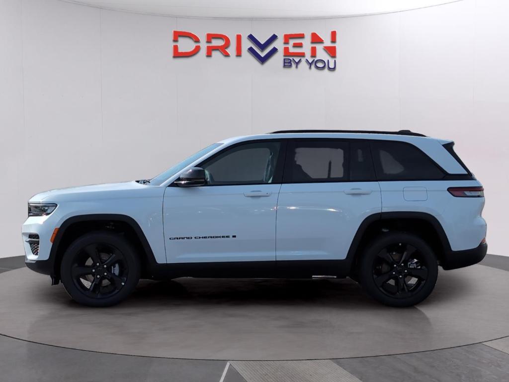 new 2025 Jeep Grand Cherokee car, priced at $37,284