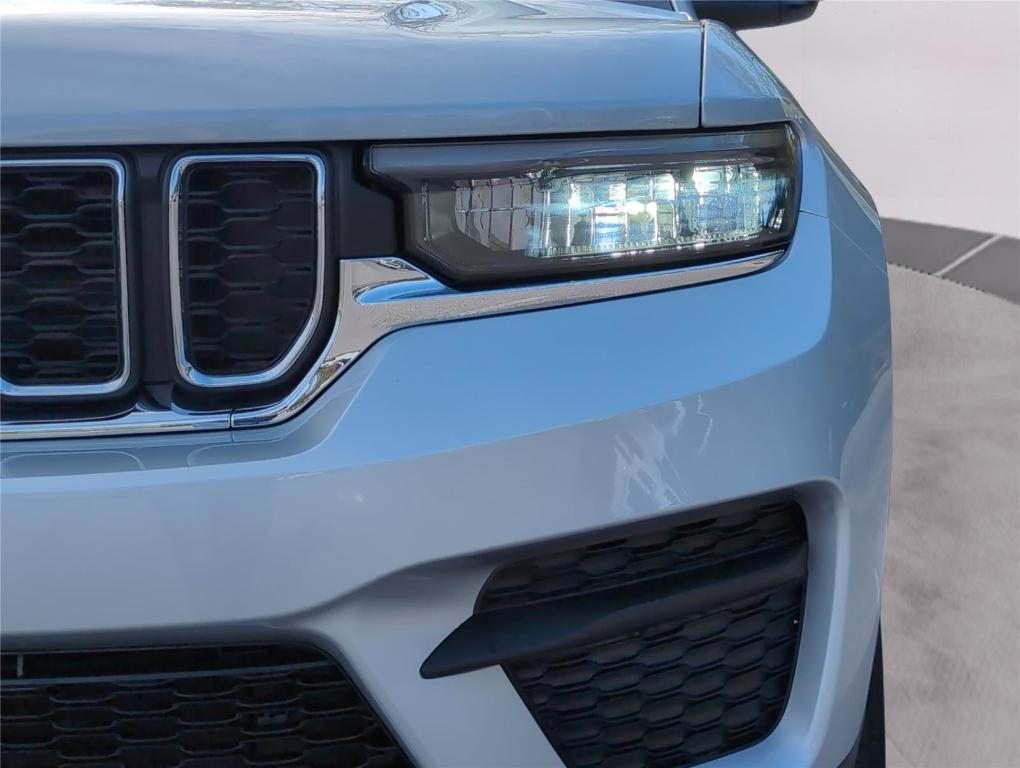 new 2025 Jeep Grand Cherokee car, priced at $37,785