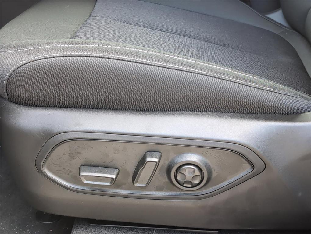 new 2025 Jeep Grand Cherokee car, priced at $36,985