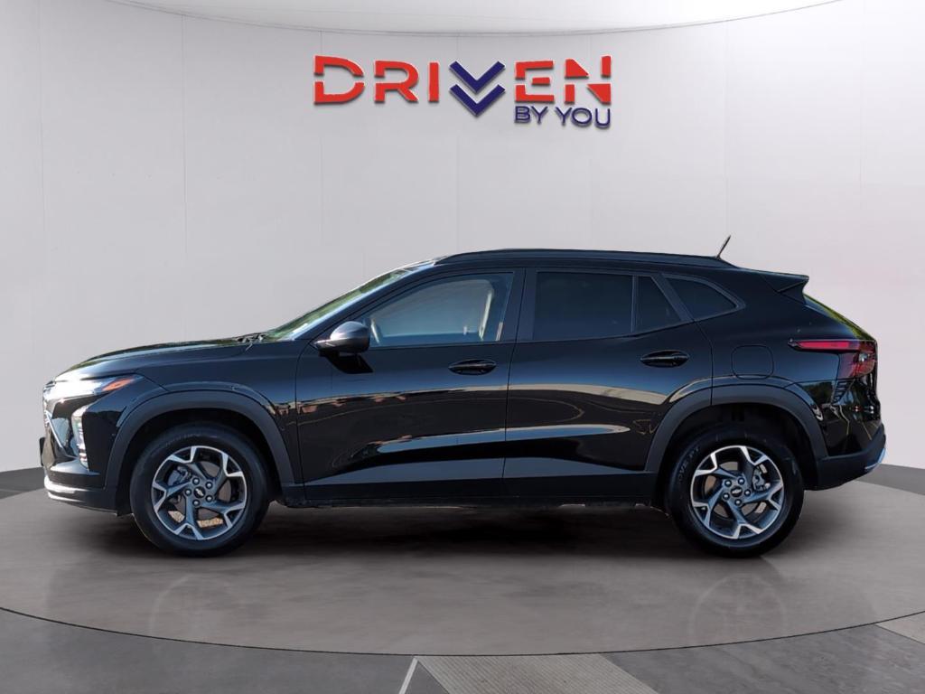 used 2025 Chevrolet Trax car, priced at $22,105