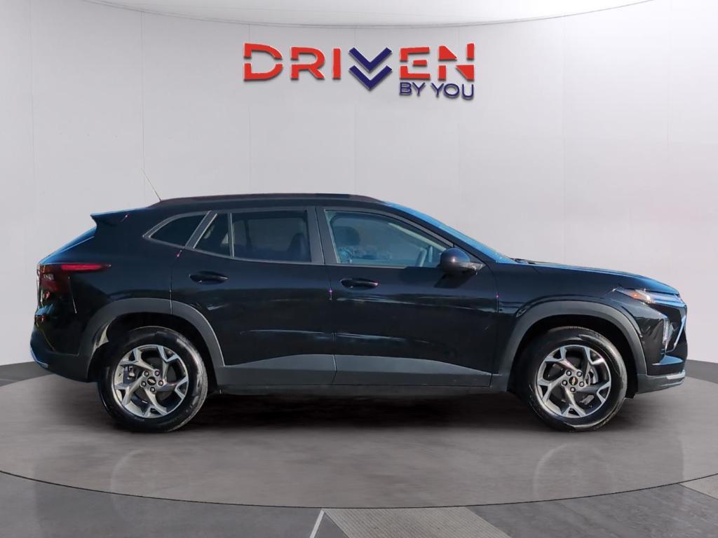 used 2025 Chevrolet Trax car, priced at $22,105