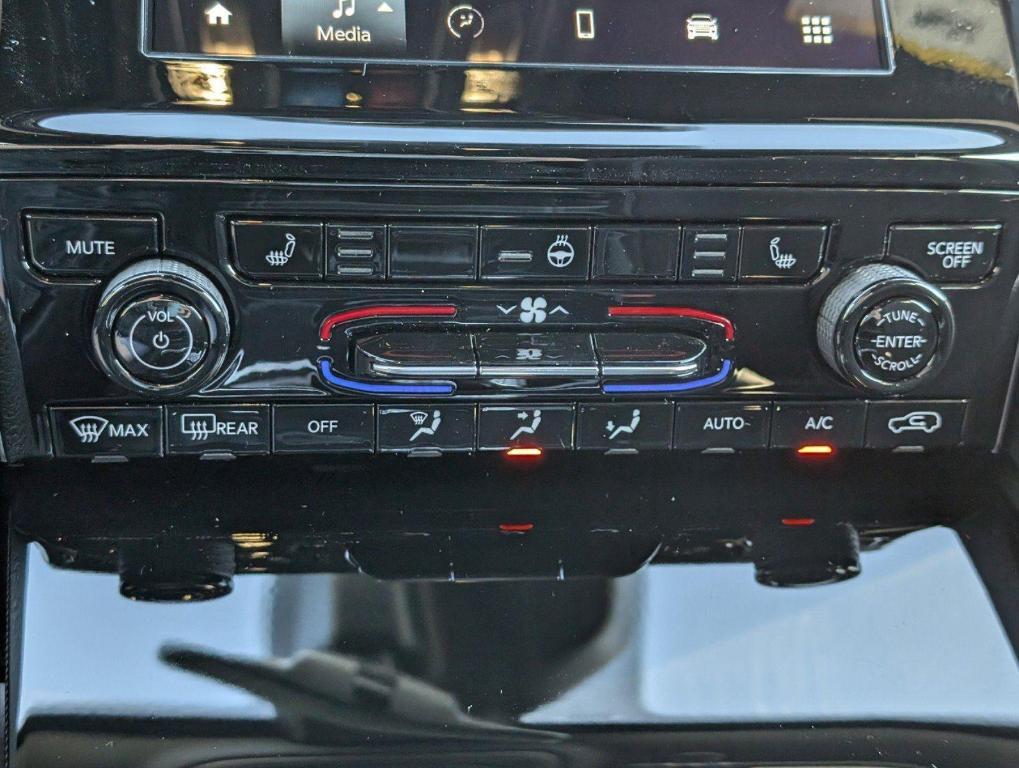 new 2025 Jeep Grand Cherokee L car, priced at $41,823