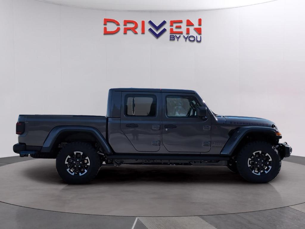 new 2026 Jeep Gladiator car, priced at $60,129