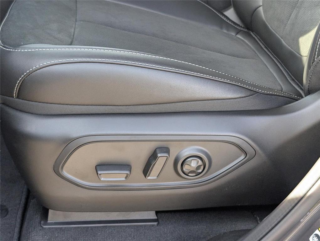 new 2025 Jeep Grand Cherokee L car, priced at $40,452