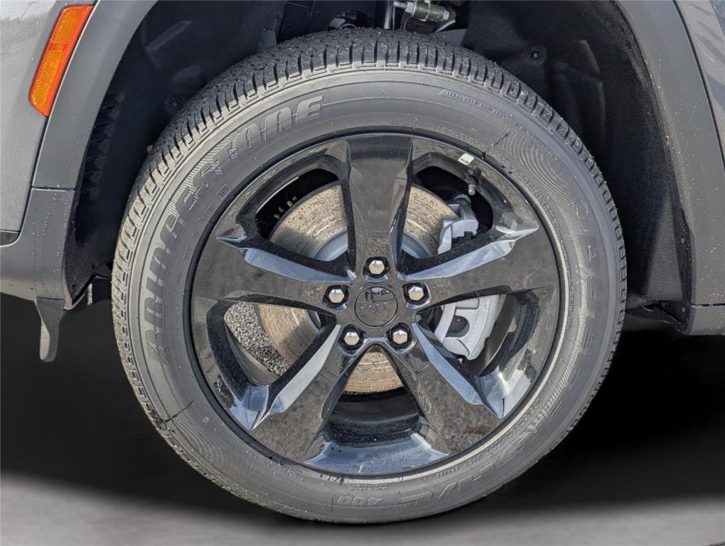 new 2025 Jeep Grand Cherokee L car, priced at $39,752