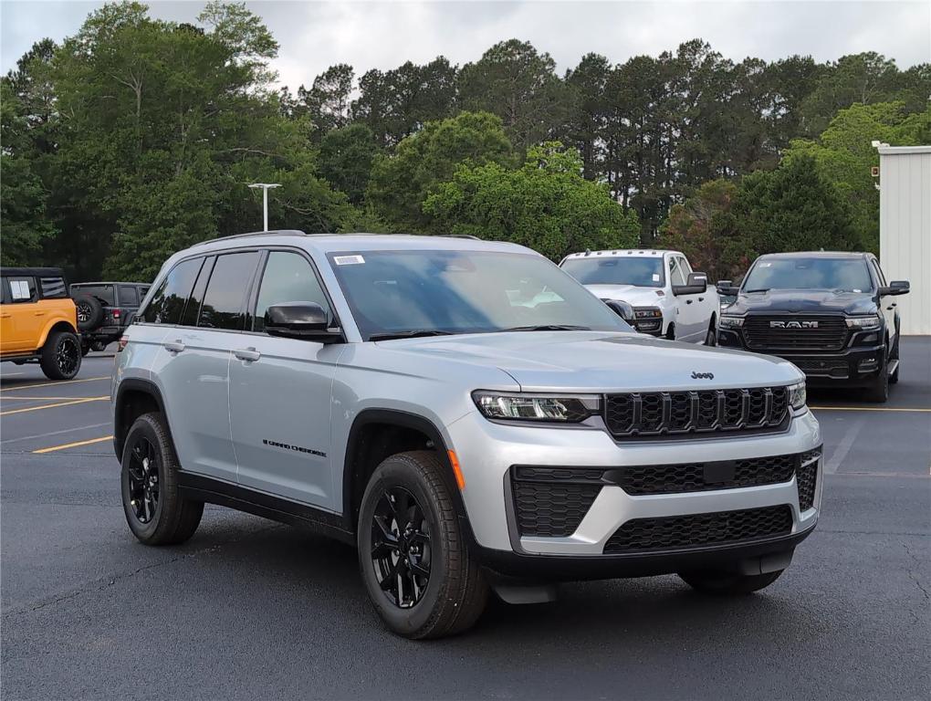 new 2026 Jeep Grand Cherokee car, priced at $39,567