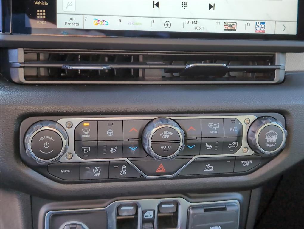 new 2025 Jeep Gladiator car, priced at $39,490