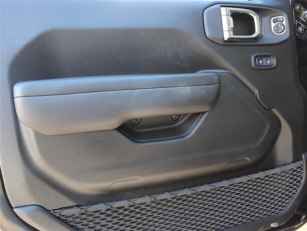 new 2025 Jeep Gladiator car, priced at $39,490