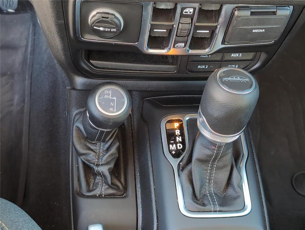 new 2025 Jeep Gladiator car, priced at $39,490