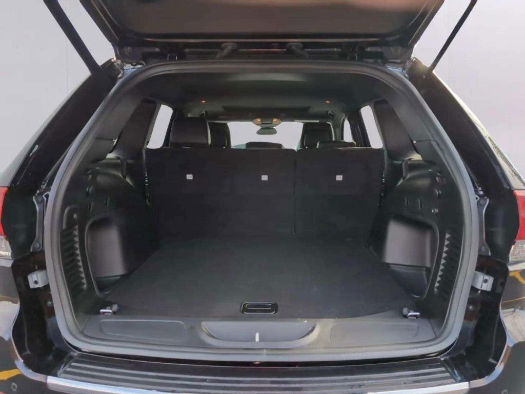 used 2021 Jeep Grand Cherokee car, priced at $26,799