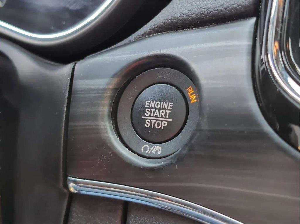 used 2021 Jeep Grand Cherokee car, priced at $26,799