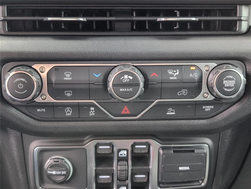 new 2026 Jeep Wrangler car, priced at $43,735