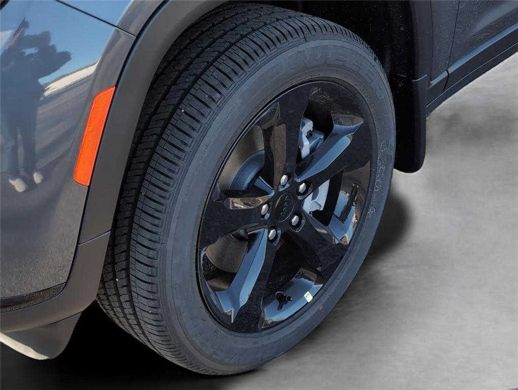 new 2025 Jeep Grand Cherokee L car, priced at $42,692