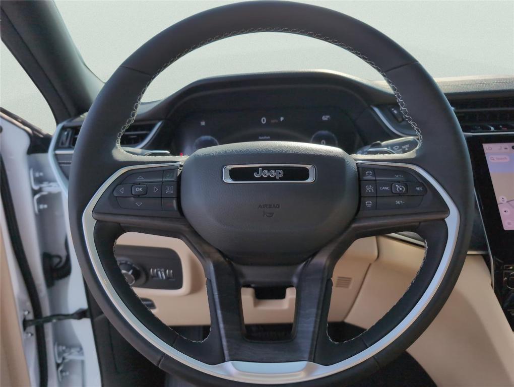 new 2025 Jeep Grand Cherokee car, priced at $42,461