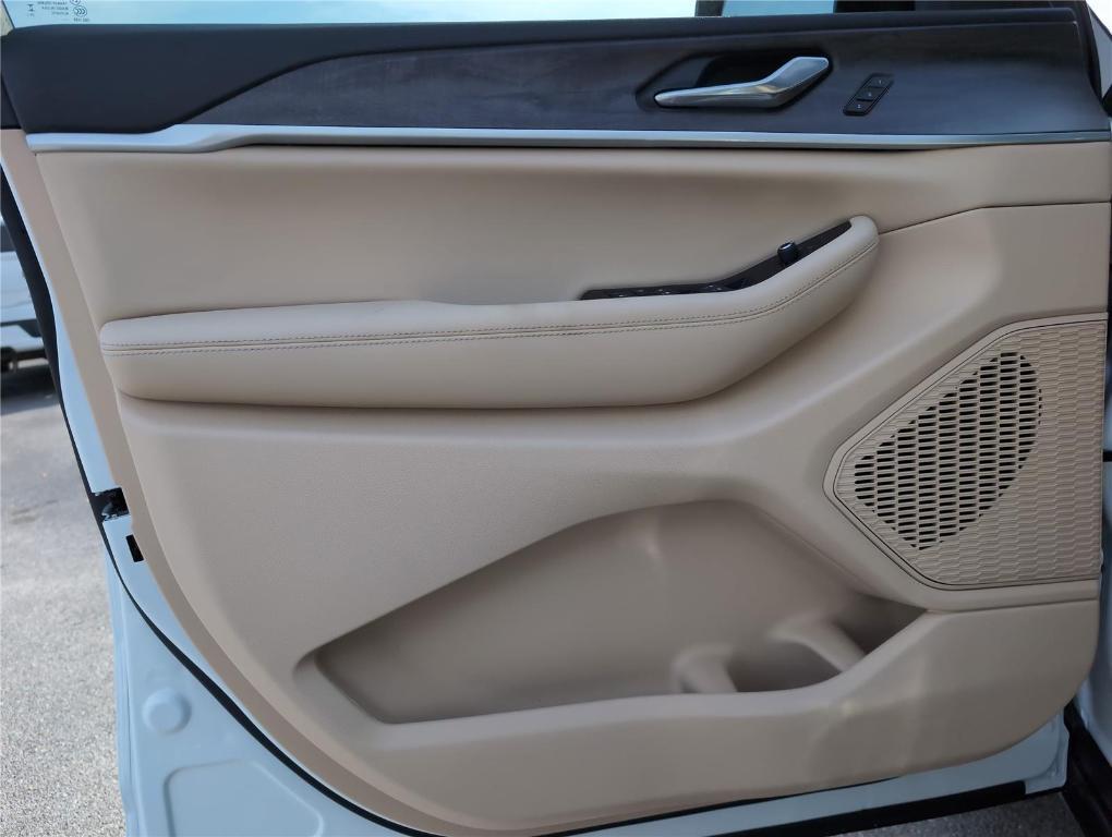 new 2025 Jeep Grand Cherokee car, priced at $42,461