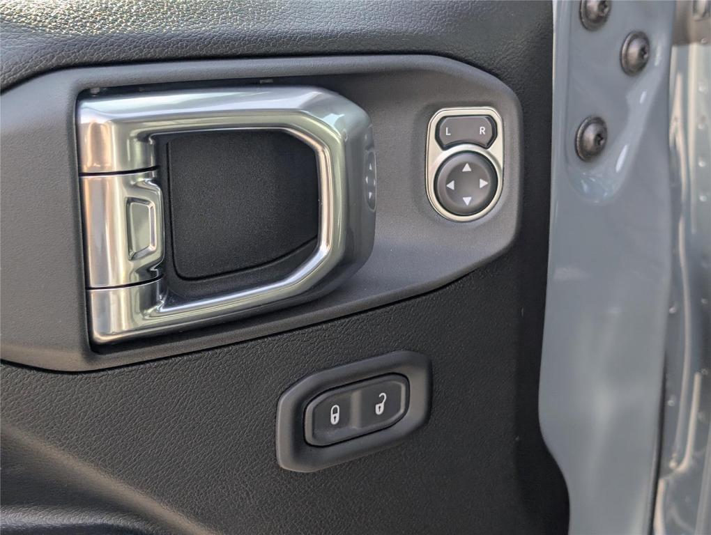 new 2026 Jeep Gladiator car, priced at $46,423