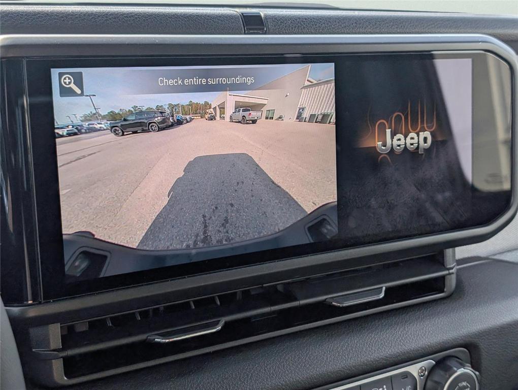 new 2026 Jeep Gladiator car, priced at $46,423