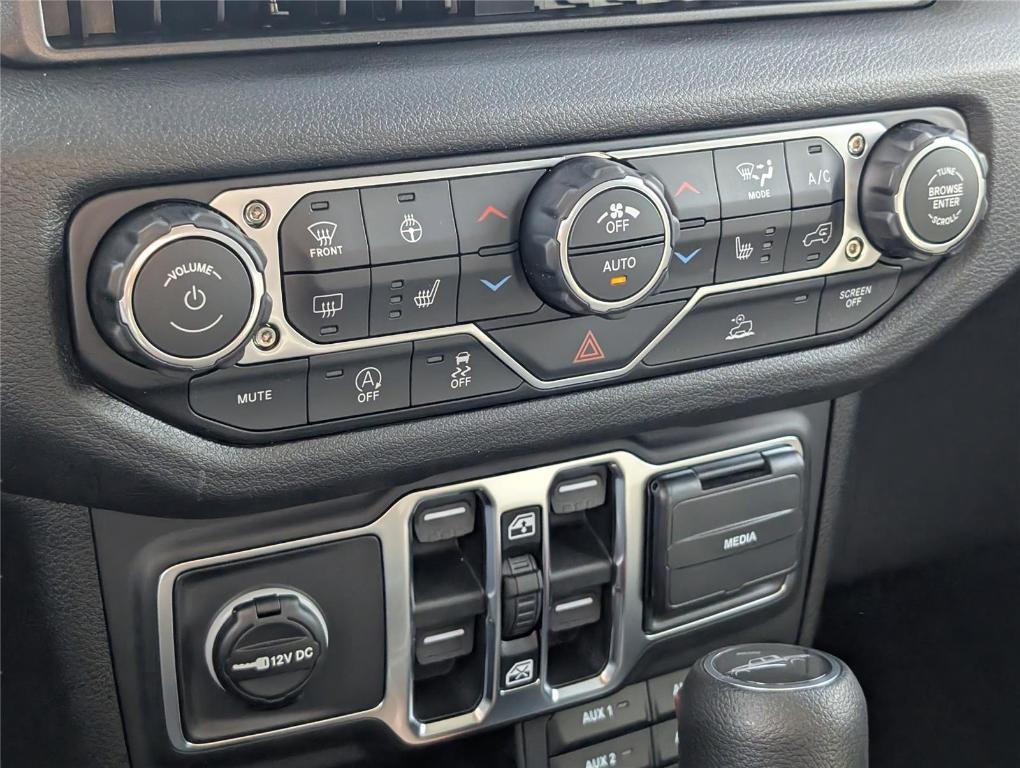 new 2026 Jeep Gladiator car, priced at $46,423