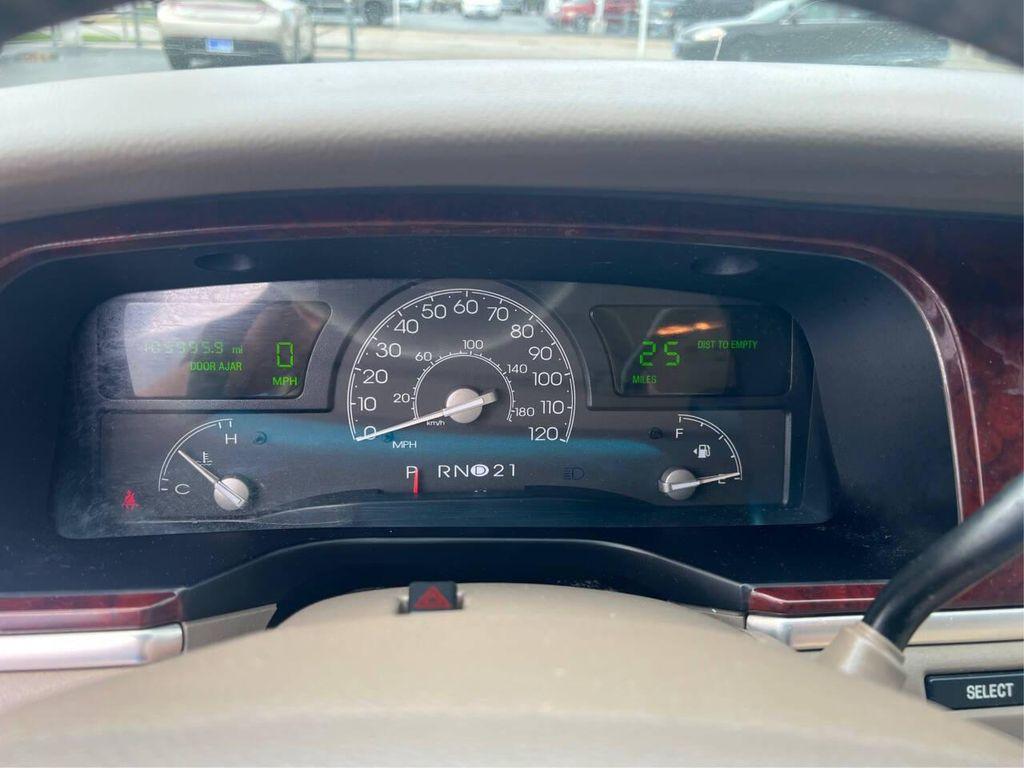 used 2005 Lincoln Town Car car, priced at $7,490