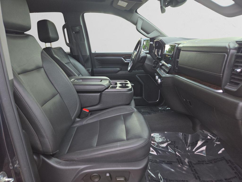 used 2025 GMC Sierra 1500 car, priced at $43,343