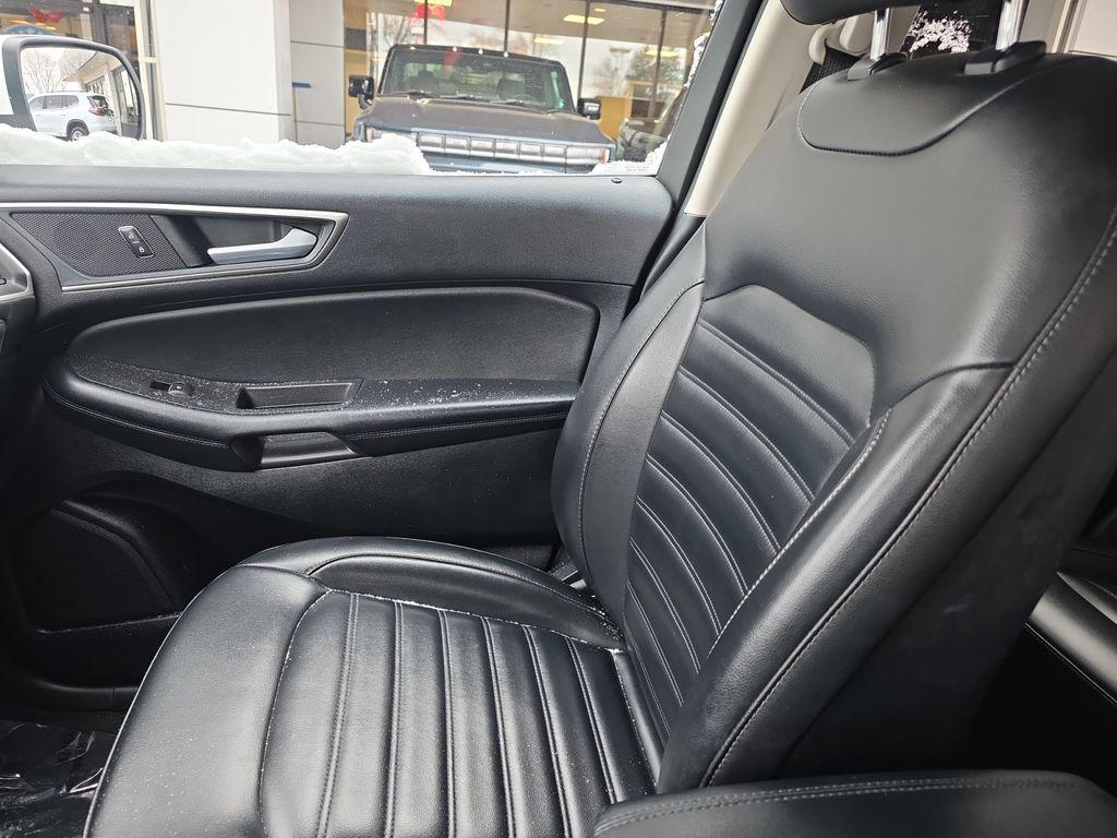 used 2022 Ford Edge car, priced at $19,181