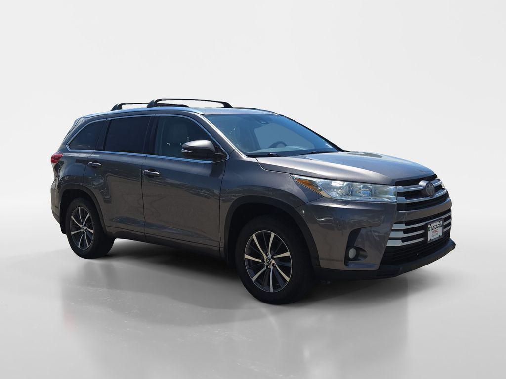 used 2018 Toyota Highlander car, priced at $17,888
