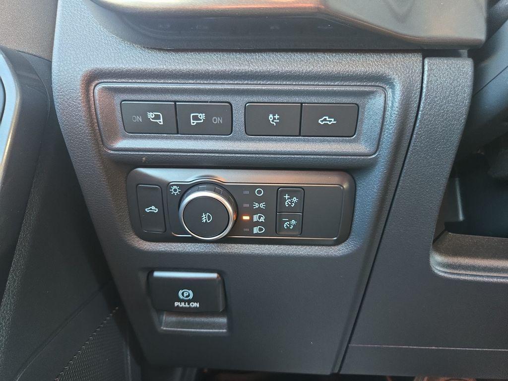 used 2022 Ford F-150 car, priced at $38,998
