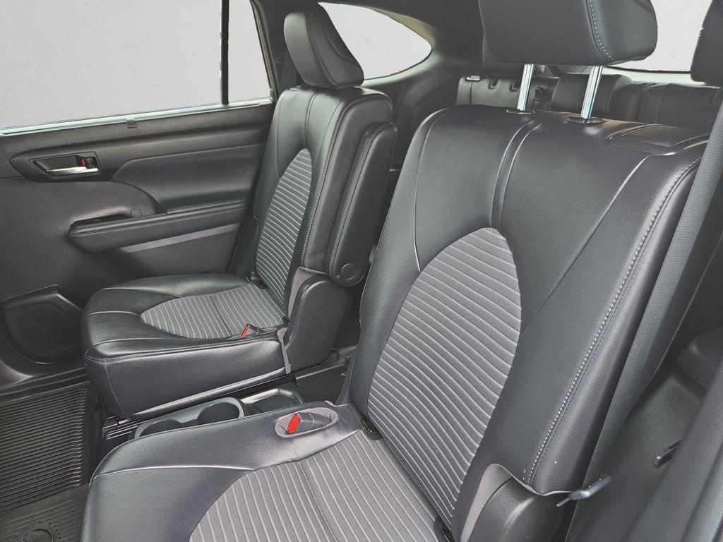 used 2022 Toyota Highlander car, priced at $37,615
