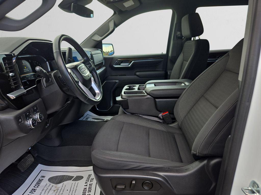 used 2023 GMC Sierra 1500 car, priced at $40,885