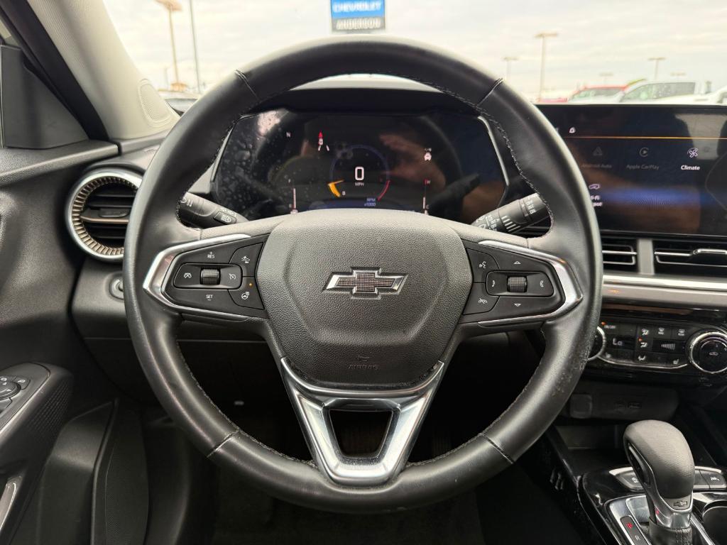 used 2025 Chevrolet Trax car, priced at $23,394