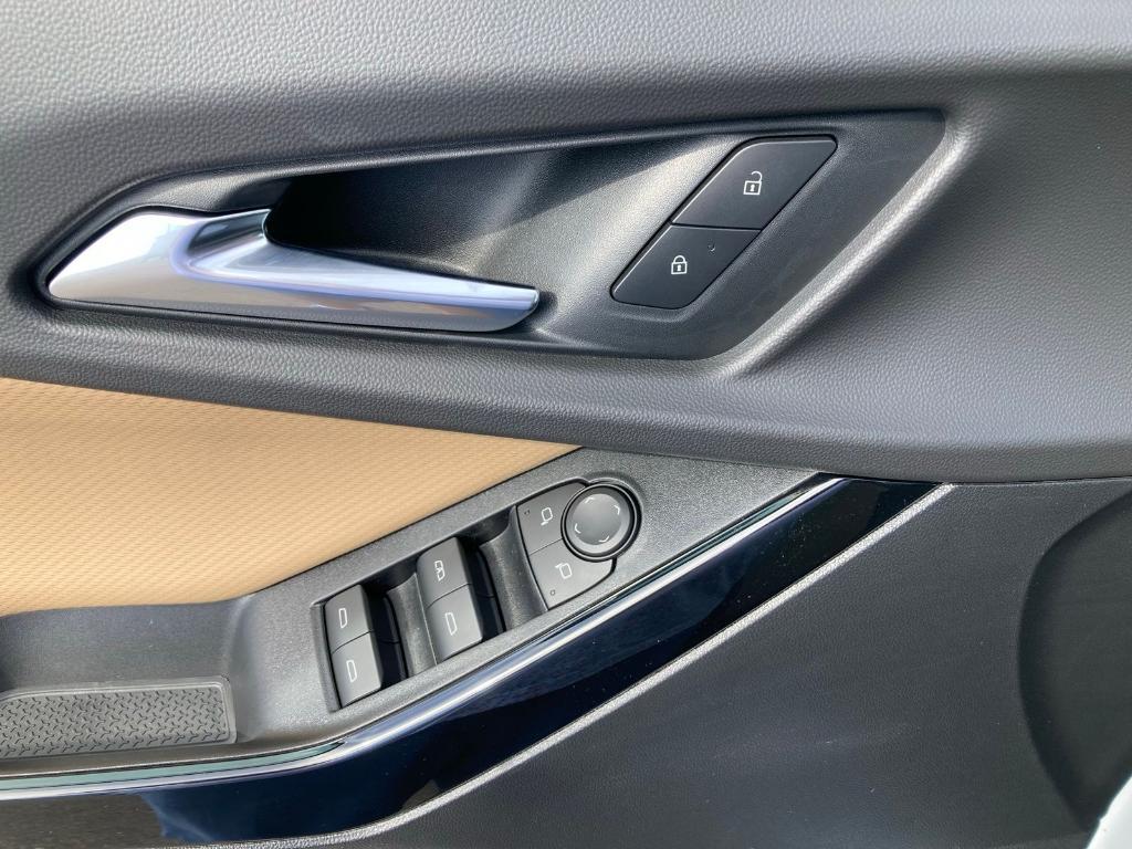 new 2026 Chevrolet Equinox car, priced at $33,498