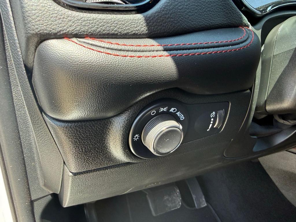 used 2025 Dodge Durango car, priced at $31,998