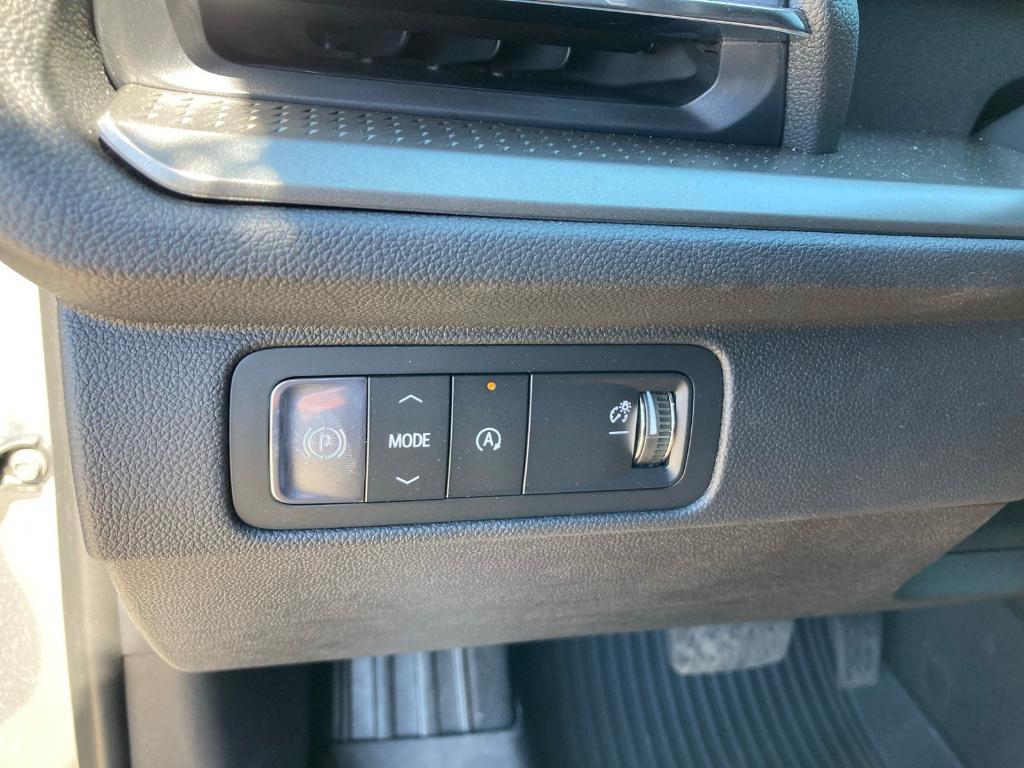 new 2026 Chevrolet Traverse car, priced at $39,945