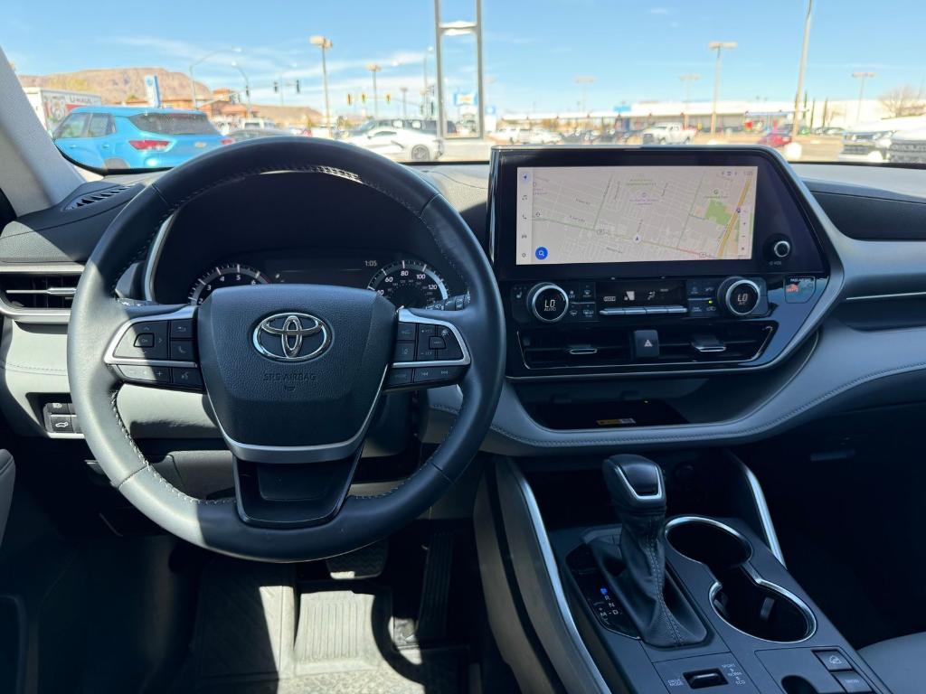 used 2024 Toyota Highlander car, priced at $38,544