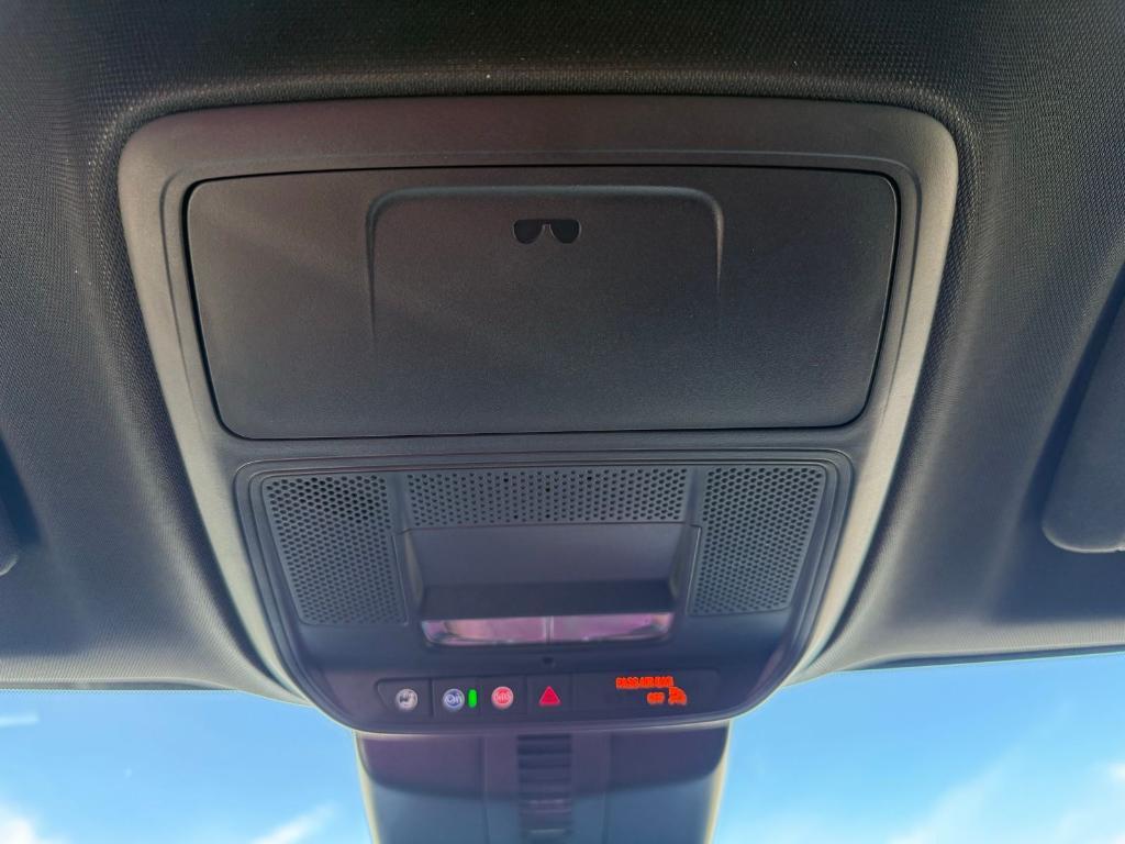 new 2026 Chevrolet Traverse car, priced at $44,194