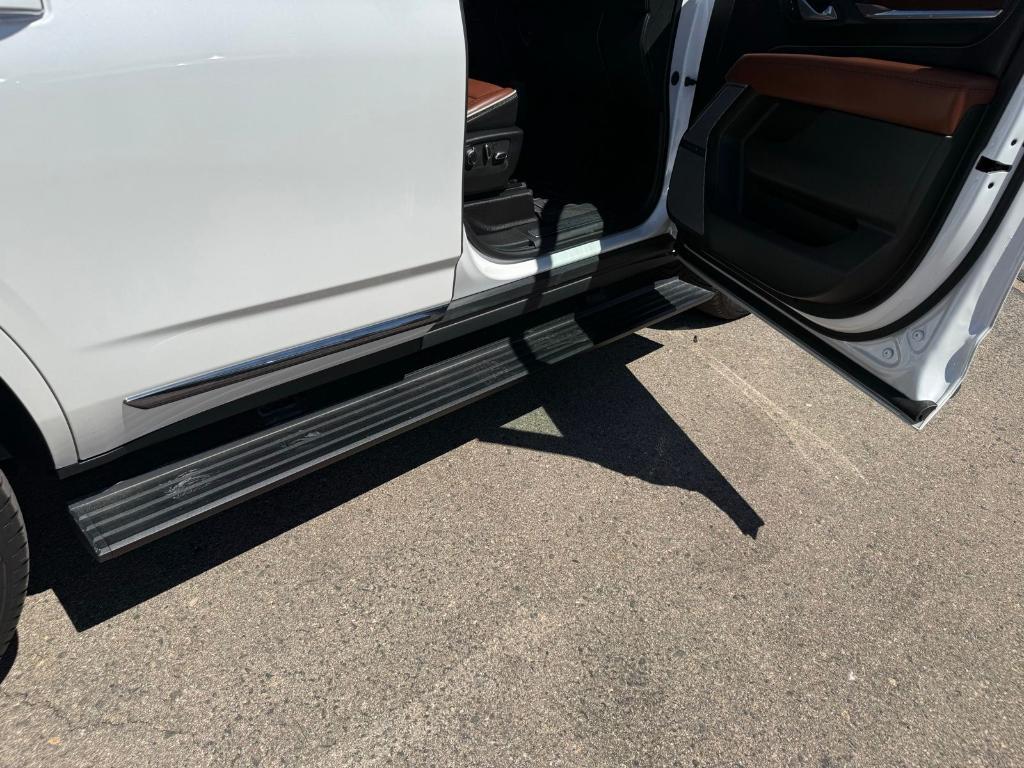 used 2024 GMC Yukon car, priced at $80,897