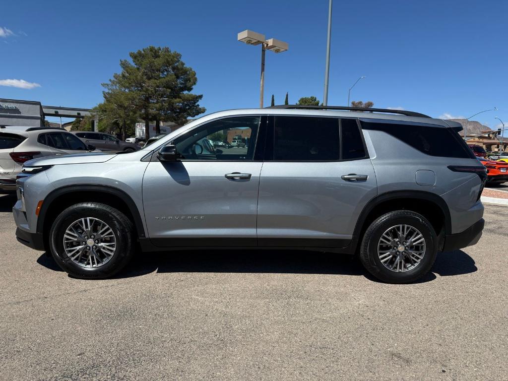 used 2025 Chevrolet Traverse car, priced at $33,964