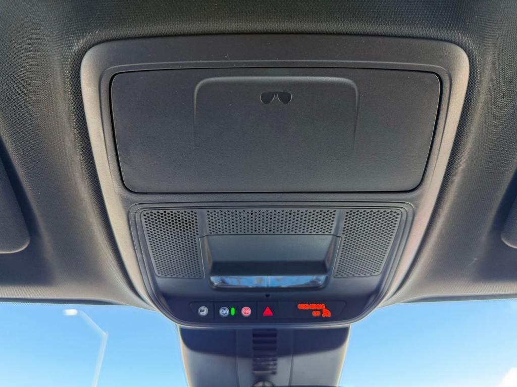 used 2025 Chevrolet Traverse car, priced at $33,964