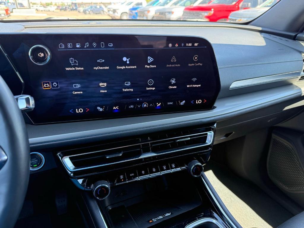 used 2025 Chevrolet Traverse car, priced at $33,964