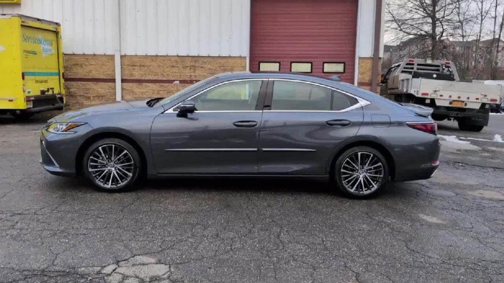 new 2025 Lexus ES 350 car, priced at $50,475