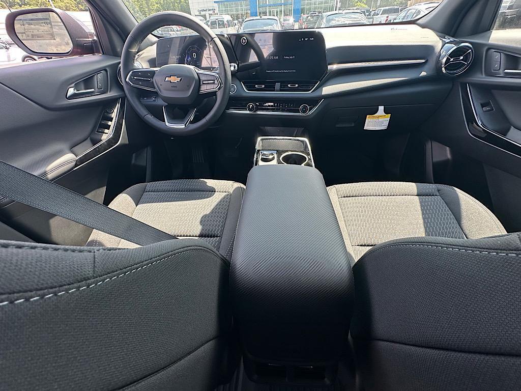 new 2026 Chevrolet Equinox car, priced at $29,915