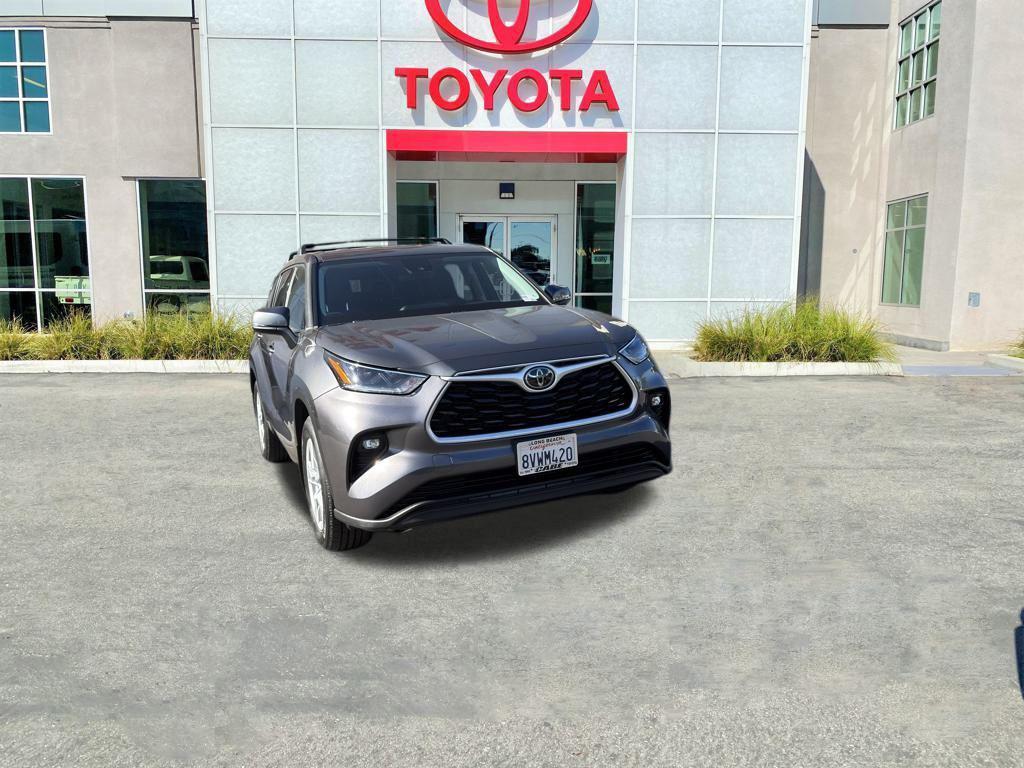 used 2021 Toyota Highlander car, priced at $29,998