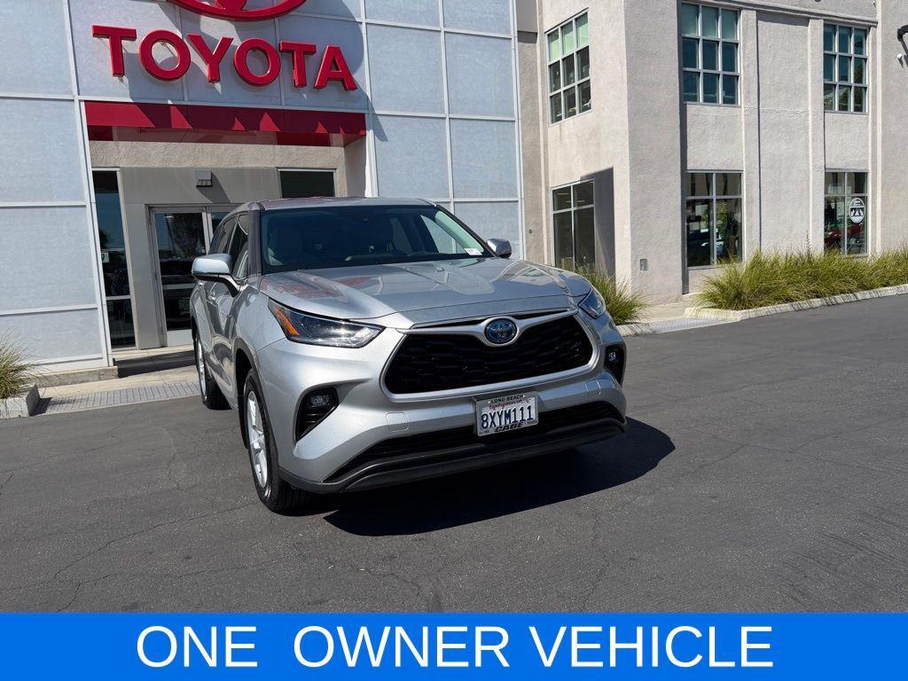 used 2021 Toyota Highlander Hybrid car, priced at $27,998