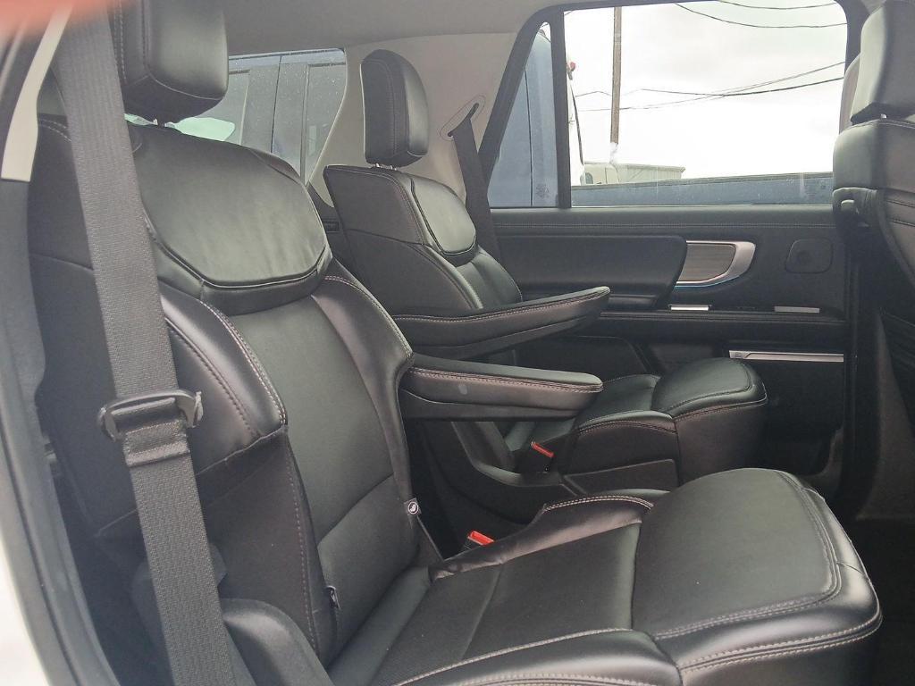 used 2025 Ford Expedition car, priced at $70,000