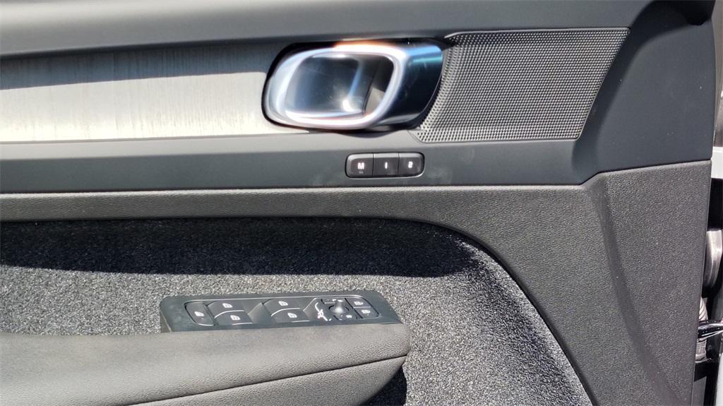 new 2026 Volvo XC40 car, priced at $44,995