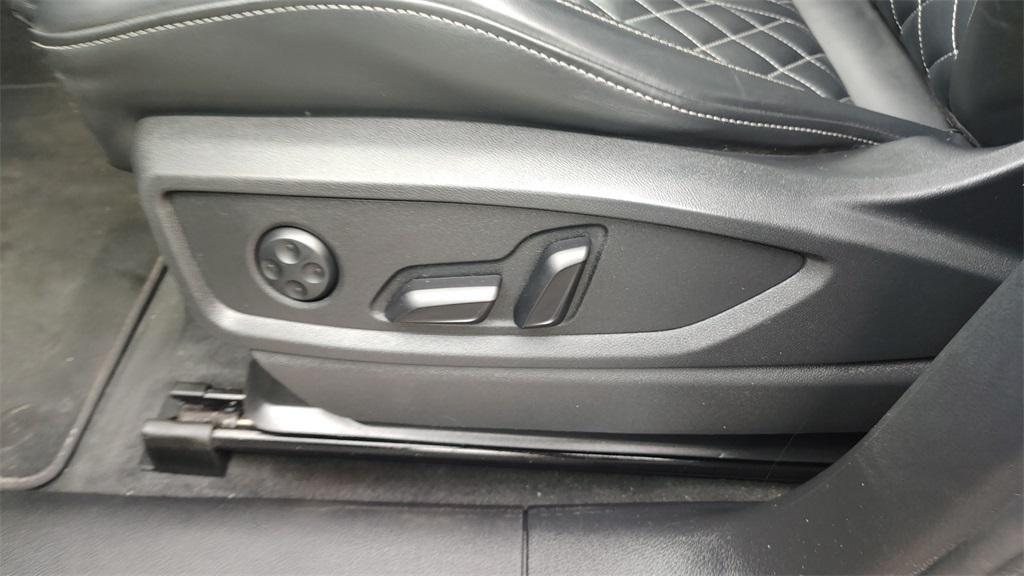 used 2021 Audi SQ5 car, priced at $28,900