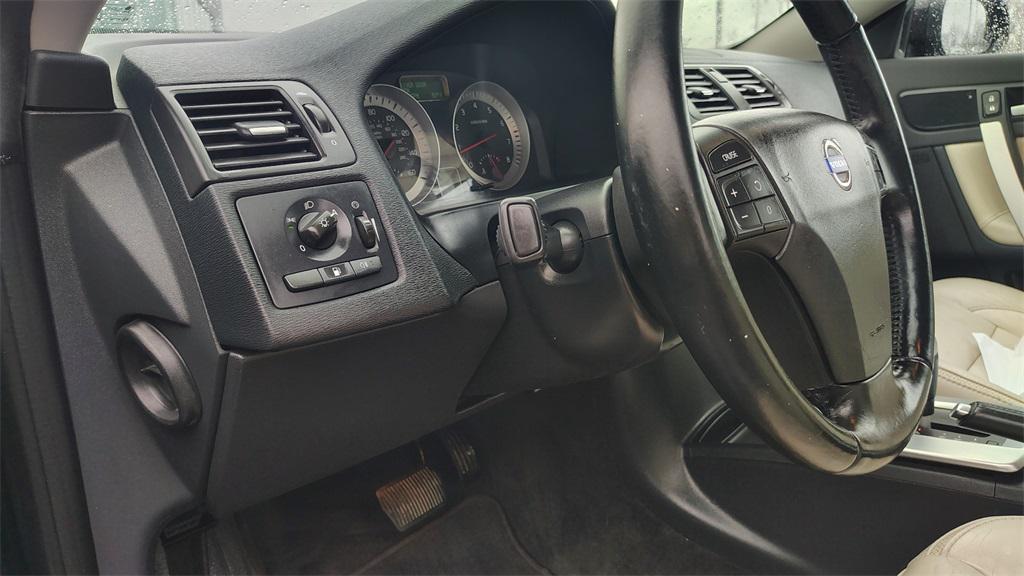 used 2013 Volvo C70 car, priced at $9,900