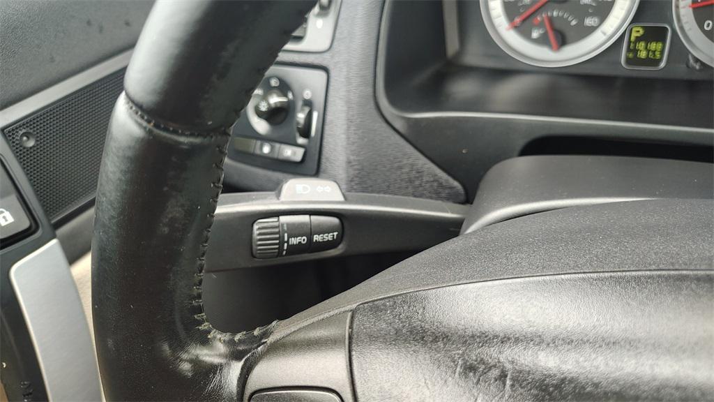 used 2013 Volvo C70 car, priced at $9,900