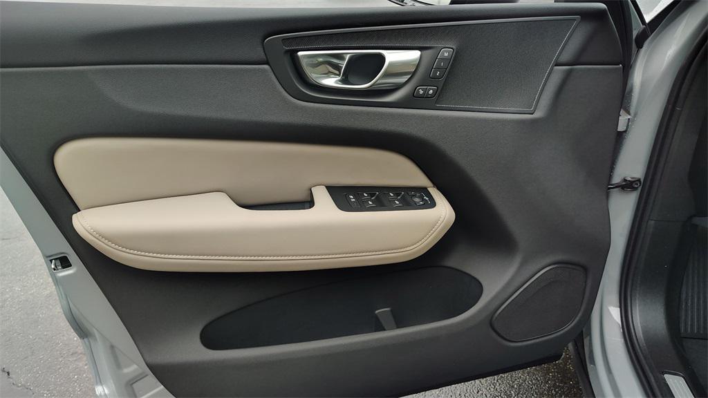 new 2026 Volvo XC60 car, priced at $56,345